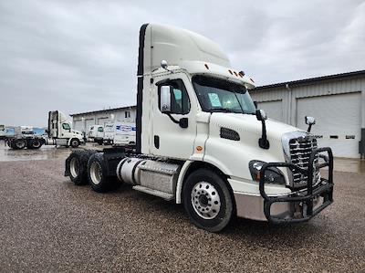 Used 2018 Freightliner Cascadia Detroit DD13 Semi Truck for sale #M217337 - photo 1
