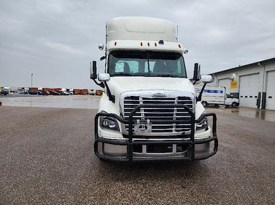 Used 2018 Freightliner Cascadia Detroit DD13 Semi Truck for sale #M217337 - photo 2