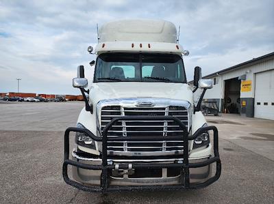 Used 2018 Freightliner Cascadia Detroit DD13 Semi Truck for sale #M217339 - photo 2