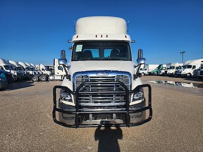 Used 2018 Freightliner Cascadia Detroit DD13 Semi Truck for sale #M217342 - photo 2