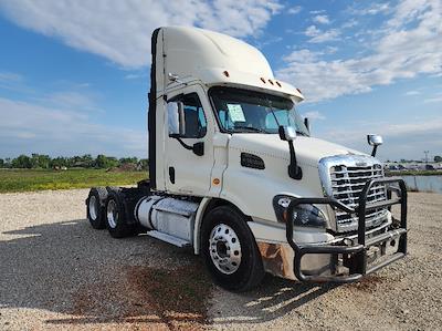 Used 2018 Freightliner Cascadia Detroit DD13 Semi Truck for sale #M217345 - photo 1
