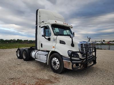 Used 2018 Freightliner Cascadia Detroit DD13 Semi Truck for sale #M217349 - photo 1