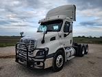 Used 2018 Freightliner Cascadia Detroit DD13 Semi Truck for sale #M217349 - photo 3