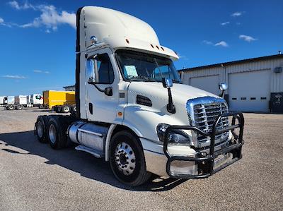 Used 2018 Freightliner Cascadia Detroit DD13 Semi Truck for sale #M217350 - photo 1