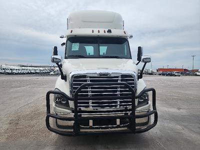 Used 2018 Freightliner Cascadia Detroit DD13 Semi Truck for sale #M217351 - photo 2