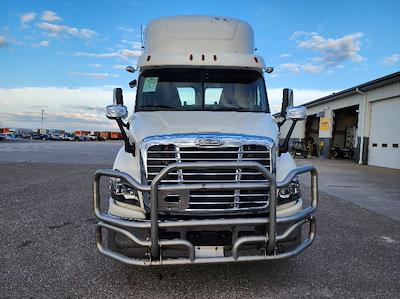 Used 2018 Freightliner Cascadia Detroit DD13 Semi Truck for sale #M217354 - photo 2