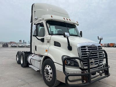 Used 2018 Freightliner Cascadia Detroit DD13 Semi Truck for sale #M217355 - photo 1