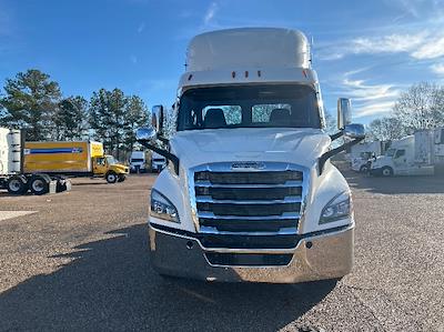 Used 2021 Freightliner Cascadia Detroit DD13 Semi Truck for sale #M220015 - photo 2