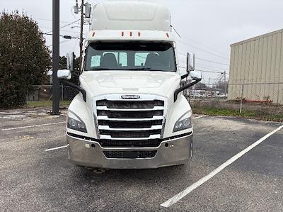 Used 2021 Freightliner Cascadia Detroit DD13 Semi Truck for sale #M220038 - photo 2