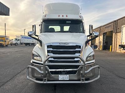 Used 2021 Freightliner Cascadia Detroit DD13 Semi Truck for sale #M220070 - photo 2