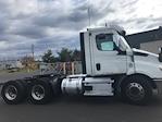 Used 2021 Freightliner Cascadia Detroit DD13 Semi Truck for sale #M220083 - photo 8