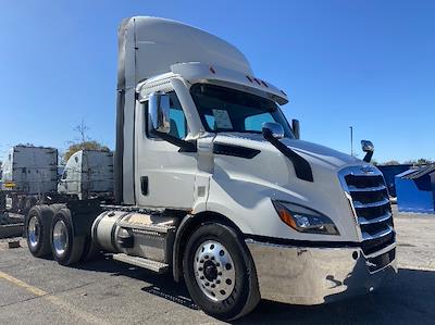 Used 2021 Freightliner Cascadia Detroit DD13 Semi Truck for sale #M220087 - photo 1