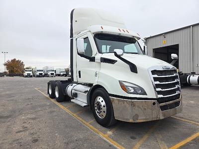 Used 2021 Freightliner Cascadia Detroit DD13 Semi Truck for sale #M220089 - photo 1