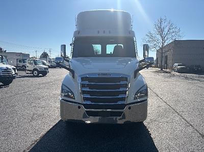 Used 2021 Freightliner Cascadia Detroit DD13 Semi Truck for sale #M220104 - photo 2