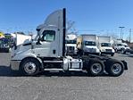 Used 2021 Freightliner Cascadia Detroit DD13 Semi Truck for sale #M220104 - photo 4
