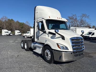 Used 2021 Freightliner Cascadia Detroit DD13 Semi Truck for sale #M220131 - photo 1