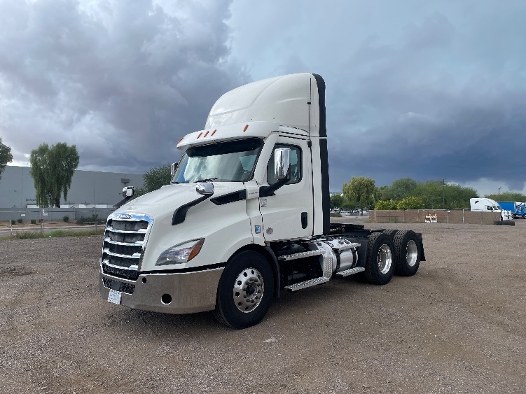 Used 2021 Freightliner Cascadia - photo 5