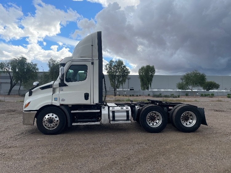 Used 2021 Freightliner Cascadia - photo 6
