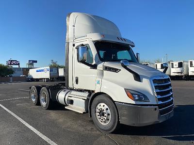 Used 2021 Freightliner Cascadia - photo 1