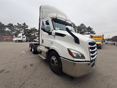 Used 2021 Freightliner Cascadia Detroit DD13 Semi Truck for sale #M220174 - photo 1