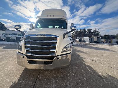 Used 2021 Freightliner Cascadia Detroit DD13 Semi Truck for sale #M220175 - photo 2