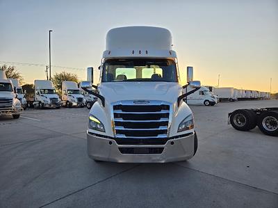 Used 2021 Freightliner Cascadia Detroit DD13 Semi Truck for sale #M220202 - photo 2