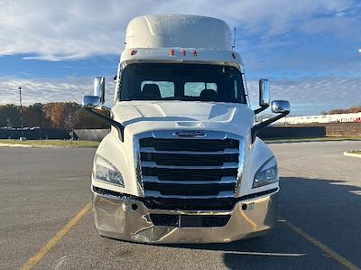Used 2021 Freightliner Cascadia Detroit DD13 Semi Truck for sale #M220211 - photo 2