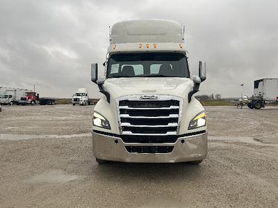 Used 2021 Freightliner Cascadia Detroit DD13 Semi Truck for sale #M220231 - photo 2