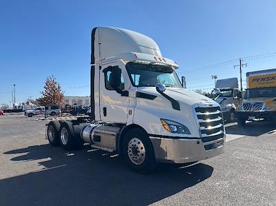 Used 2021 Freightliner Cascadia Detroit DD13 Semi Truck for sale #M220245 - photo 1