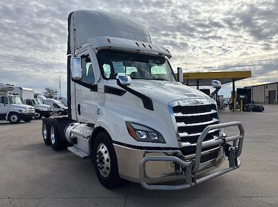 Used 2021 Freightliner Cascadia Detroit DD13 Semi Truck for sale #M220246 - photo 1