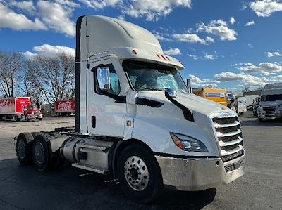 Used 2021 Freightliner Cascadia Detroit DD13 Semi Truck for sale #M220251 - photo 1
