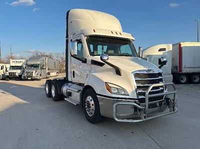 Used 2021 Freightliner Cascadia Cummins X15 Semi Truck for sale #M220273 - photo 1
