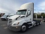 Used 2021 Freightliner Cascadia Detroit DD13 Semi Truck for sale #M220285 - photo 3