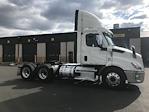 Used 2021 Freightliner Cascadia Detroit DD13 Semi Truck for sale #M220292 - photo 8