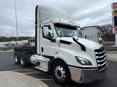 Used 2021 Freightliner Cascadia Detroit DD13 Semi Truck for sale #M220295 - photo 1