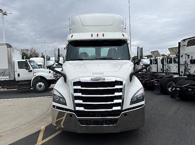 Used 2021 Freightliner Cascadia Detroit DD13 Semi Truck for sale #M220295 - photo 2
