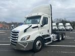 Used 2021 Freightliner Cascadia Detroit DD13 Semi Truck for sale #M220302 - photo 3