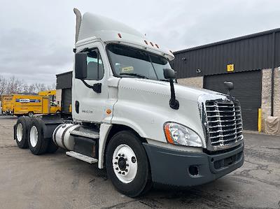 Used 2019 Freightliner Cascadia - photo 1