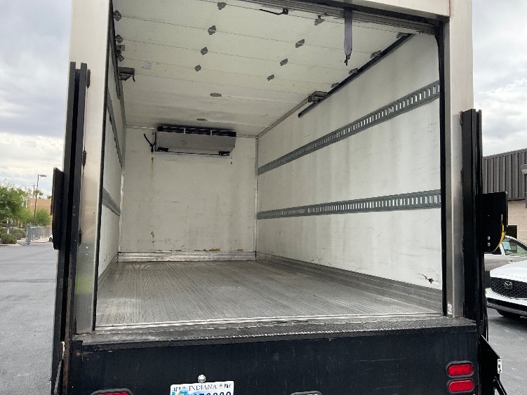 Used 2021 Isuzu NRR - photo 14