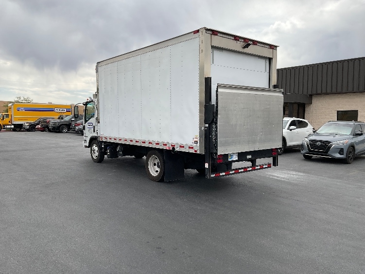 Used 2021 Isuzu NRR - photo 8