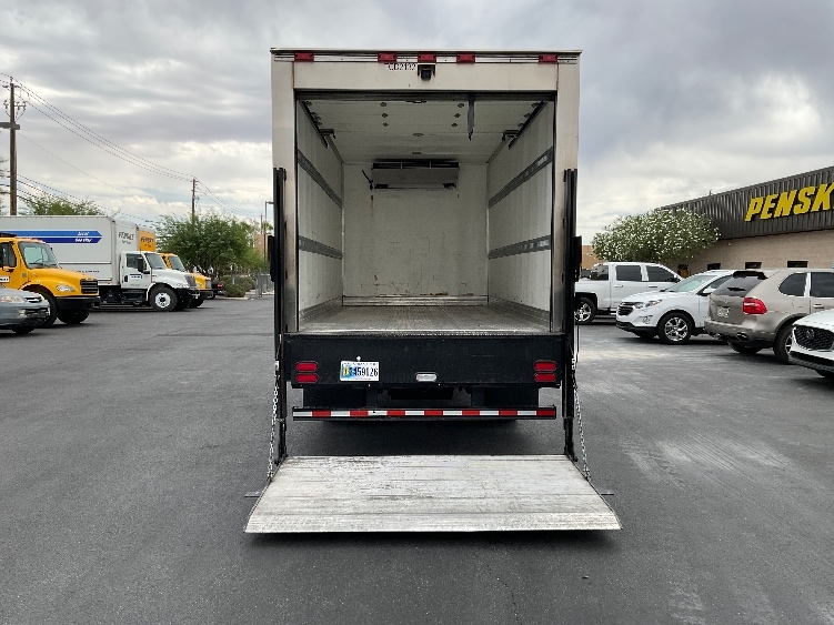 Used 2021 Isuzu NRR - photo 10