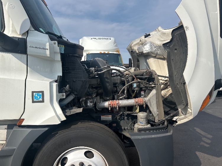 Used 2023 Freightliner Cascadia - photo 22