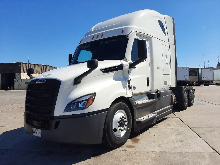 Used 2023 Freightliner Cascadia - photo 5