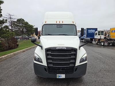 Used 2023 Freightliner Cascadia - photo 1