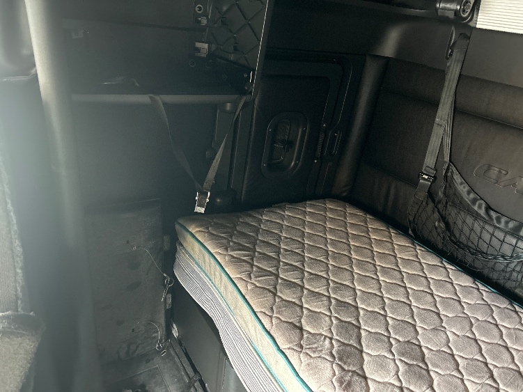 Used 2023 Freightliner Cascadia - photo 20