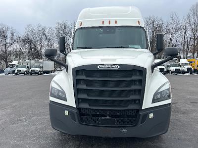 Used 2023 Freightliner Cascadia Detroit DD13 Semi Truck with Sleeper Cab for sale #UPP235651 - photo 2