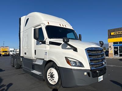 Used 2023 Freightliner Cascadia - photo 1