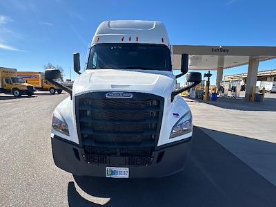 Used 2023 Freightliner Cascadia - photo 1