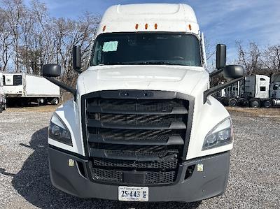 Used 2023 Freightliner Cascadia - photo 1