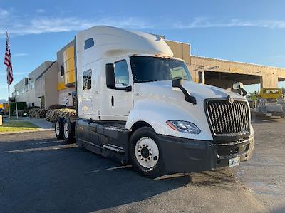 Used 2023 International LT - photo 1